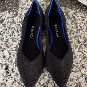 Rothy's Black and Blue Pointed Flats
